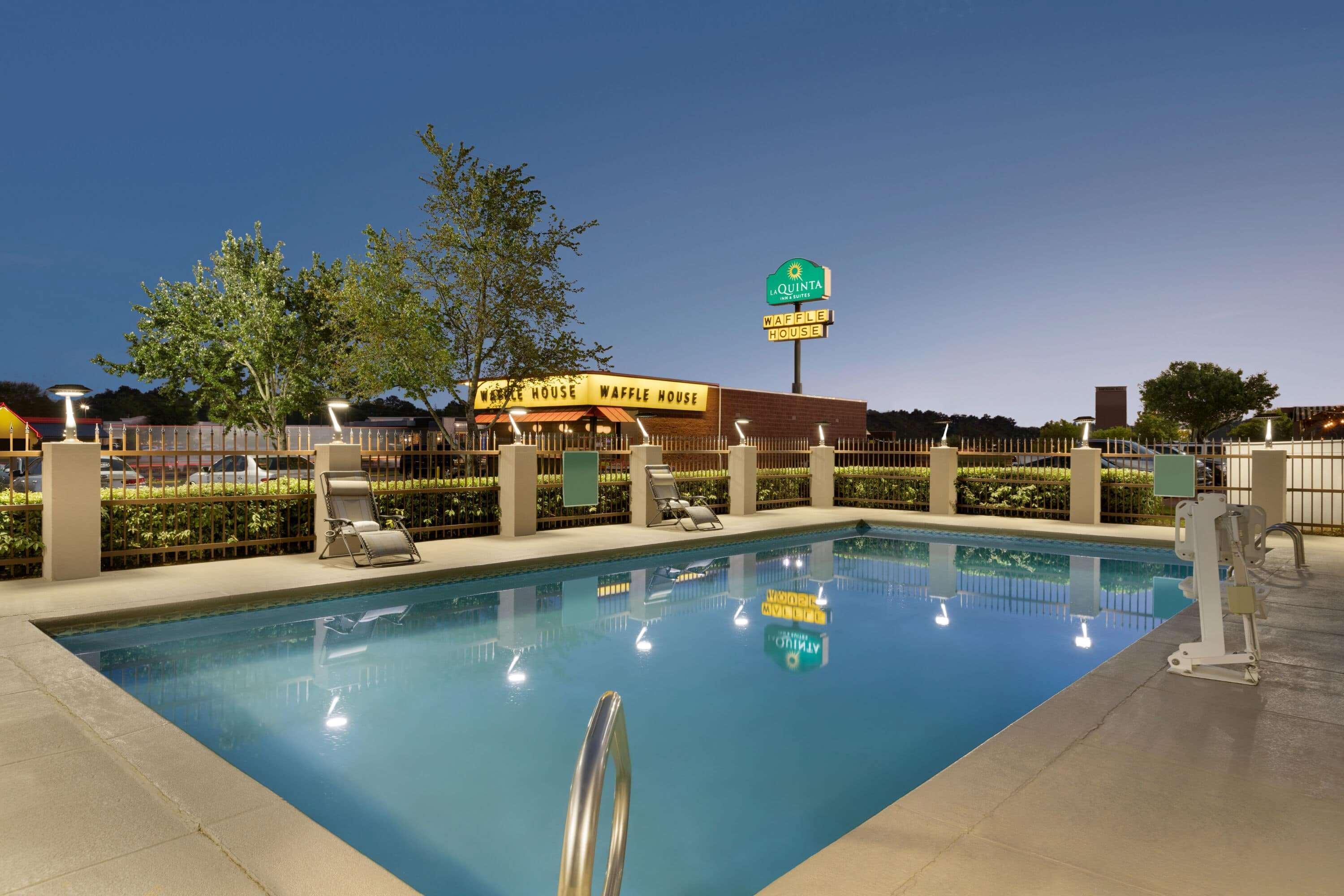 La Quinta Inn & Suites By Wyndham Dothan Exterior foto