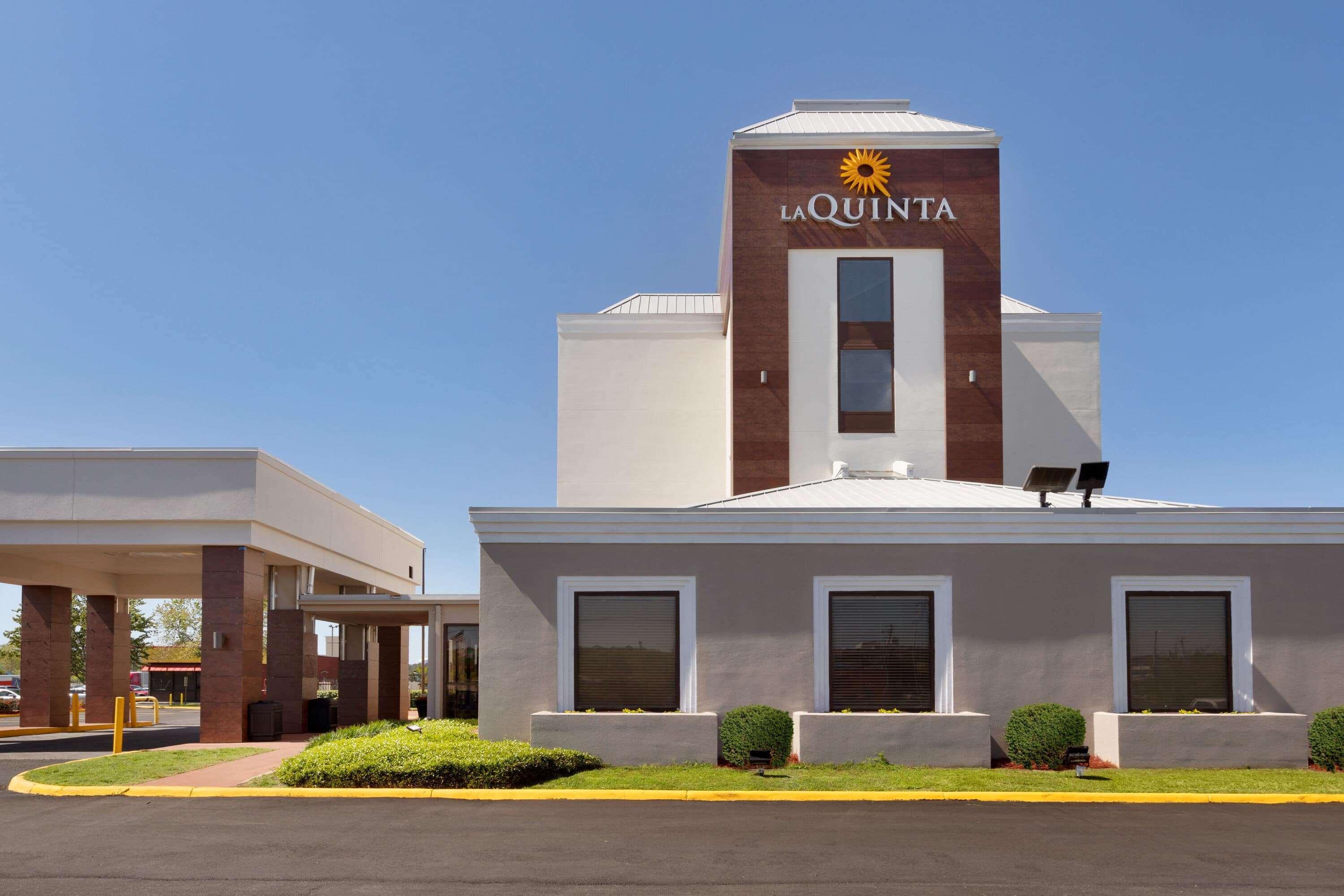 La Quinta Inn & Suites By Wyndham Dothan Exterior foto